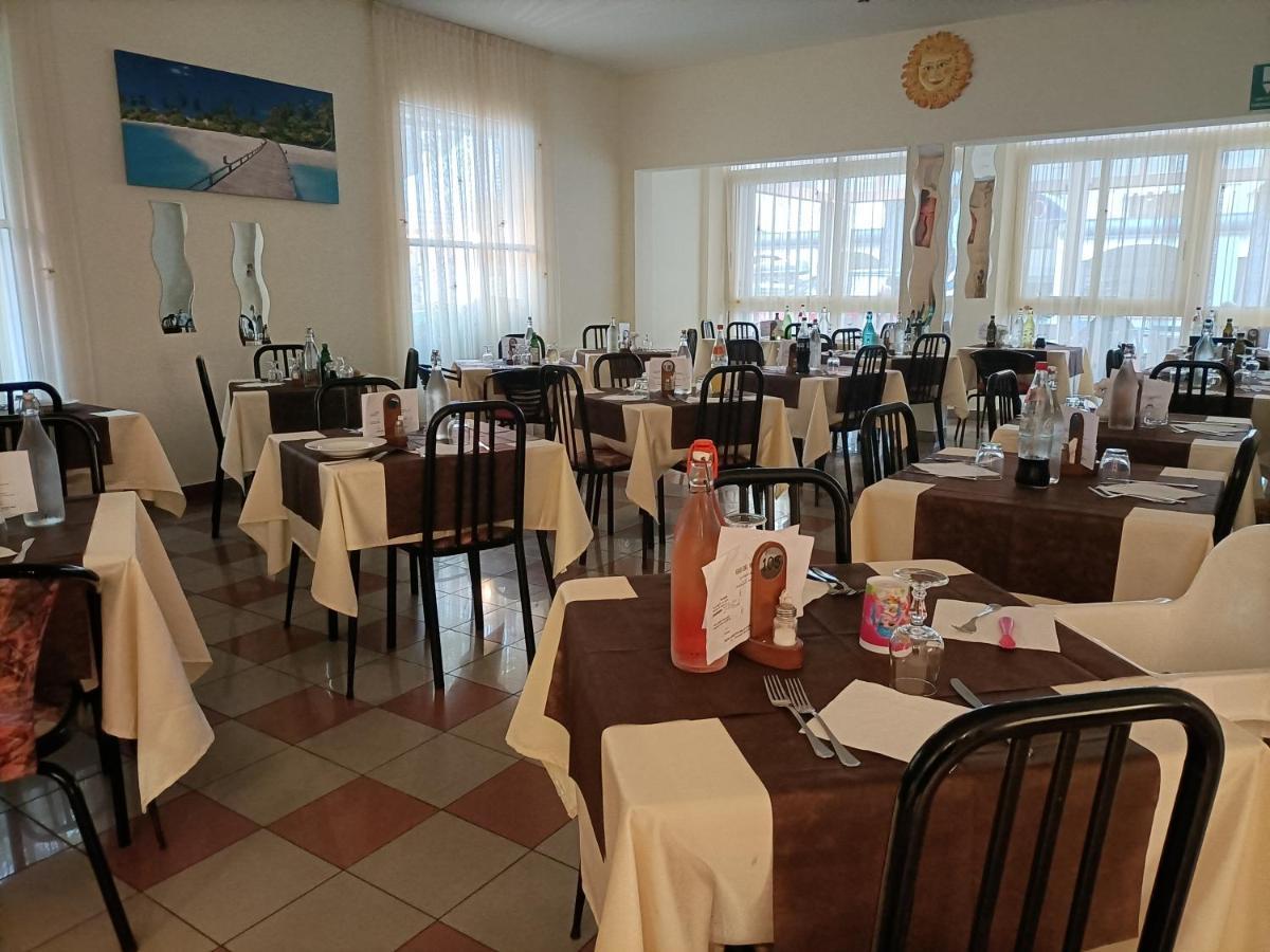 Hotel Oasi Del Mare Rimini Zewnętrze zdjęcie